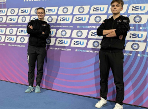 Udany debiut uczniów naszej szkoły w Pucharze Świata Juniorów w łyżwiarstwie szybkim!