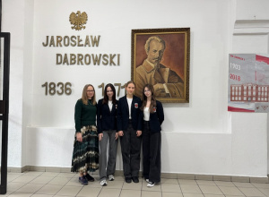 Uczennice I LO z tytułem stypandystkek Marszałka Województwa Łódzkiego