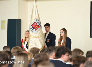 DZIEŃ EDUKACJI NARODOWEJ, ŚLUBOWANIE KLAS PIERWSZYCH, ŚWIĘTO SZKOŁY W I LO!