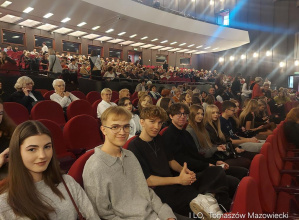 Młodzież I LO na spektaklu operowym "Halka" w Teatrze Wielkim w Łodzi