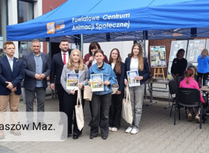 Uczennice I LO nagrodzone w Powiatowym Konkursie Fotograficznym "Inny punkt widzenia - Oblicza Wiosny"