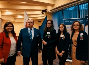 Młodzieżowy Parlament Europejski Młodzieżowy Parlament Europejski